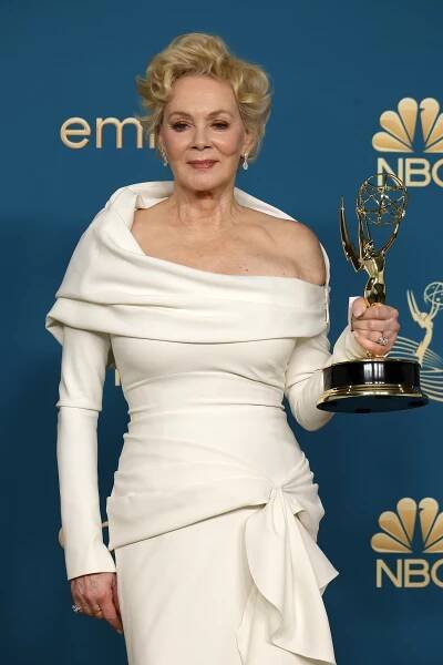 LOS ANGELES, CALIFORNIA - SEPTEMBER 12: Jean Smart, winner of Outstanding Lead Actress in a Comedy Series for “Hacks," poses in the press room during the 74th Primetime Emmys at Microsoft Theater on September 12, 2022 in Los Angeles, California. (Photo by Frazer Harrison/Getty Images)