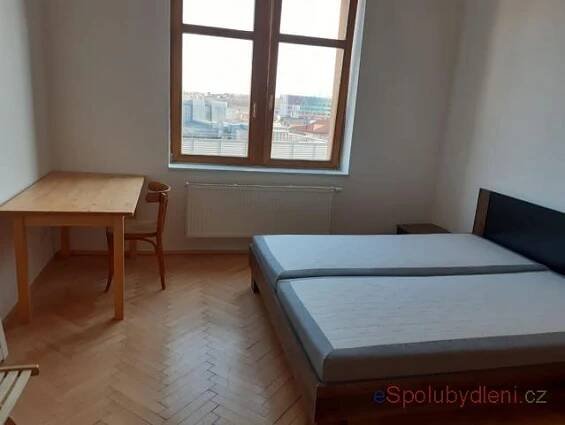 Nabízím místo/pokoj Vršovice, , 7.500Kč/měsíc/(osobu)
