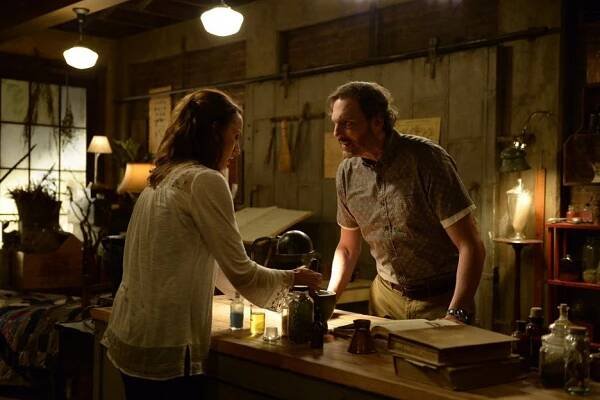 Bree Turner, Silas Weir Mitchell - Grimm - Ach, kapitáne, můj kapitáne - Z filmu
