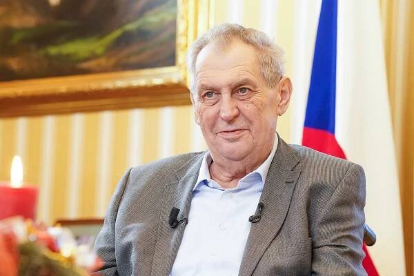 Případ Farského je podvod, řekl Zeman. Prezidentův stav se zlepšuje