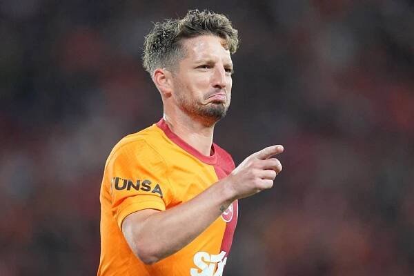 Nejlepší střelec v historii Neapole Mertens končí kariéru. Završil ji titulem s Galatasarayem