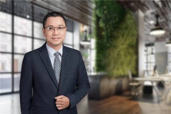 Photographic portrait of Dong Xuan Le