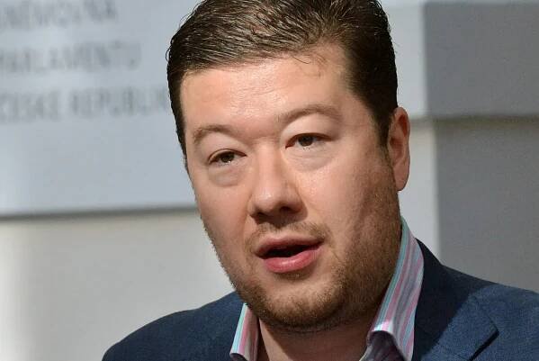 Babiš vyráží do boje v Praze, Okamura ve středních Čechách