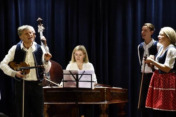Koncert – Cimbálka CML Šumperk – Městská knihovna T. G. Masaryka Šumperk