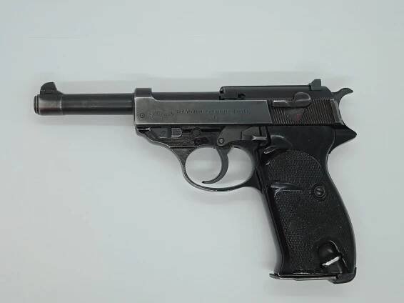 Samonabíjecí pistole Walther P38 9mm Luger poválečná, lehký rám | Zbraně a střelivo 