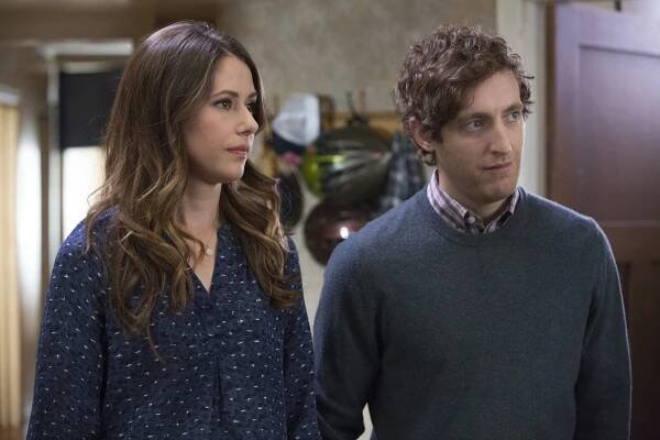 Amanda Crew and Thomas Middleditch - Silicon Valley, Season 3