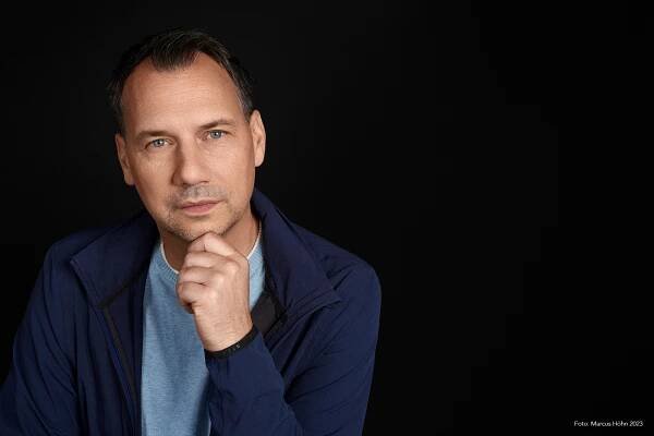 “I am often as surprised by the final twist as my readers are” Top-selling author Sebastian Fitzek talks to his translator Jamie Bulloch – New Books in German