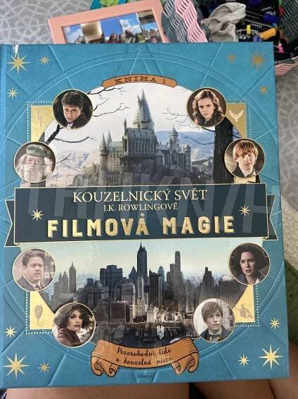 Kniha Kouzelnický svět J. K. Rowlingové: Filmová magie - Trh knih - online antikvariát