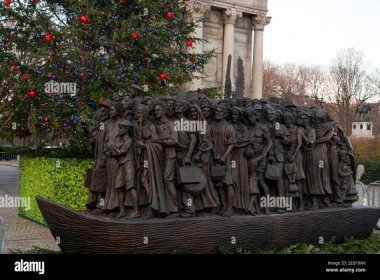 Timothy schmalz sculpture hi-res stock photography and images - Alamy
