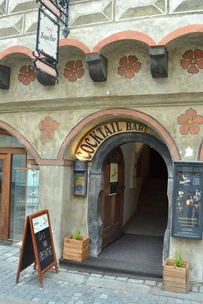 Skála v Zapa baru? Není umělá, domněnkám turistů navzdory - Nepiju břečky