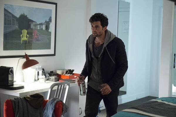 Motiv - Podlost - Z filmu - David Alpay