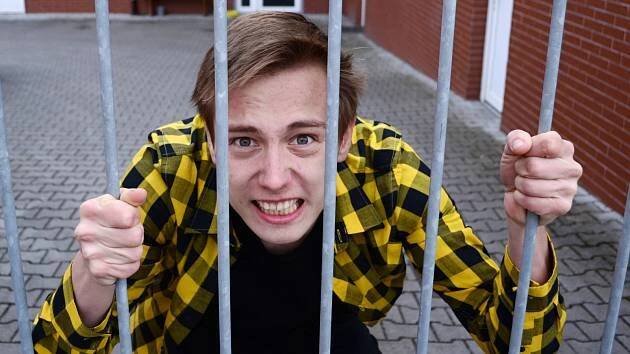 Jako básník provokuje. Tomáš Abraham má rád absurdno