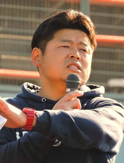 COACH of B.B.CLOVERS