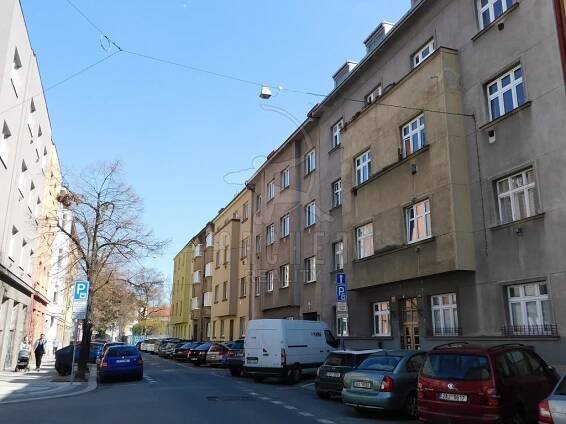 Prodej bytu 1+kk/B/S, OV, 35,30m2, Praha 10 - Strašnice, ul. Nad Primaskou | Reality.iDNES.cz 