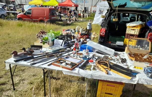 FOTO: Bleší trhy v Málkově přilákají každou neděli hodně lidí