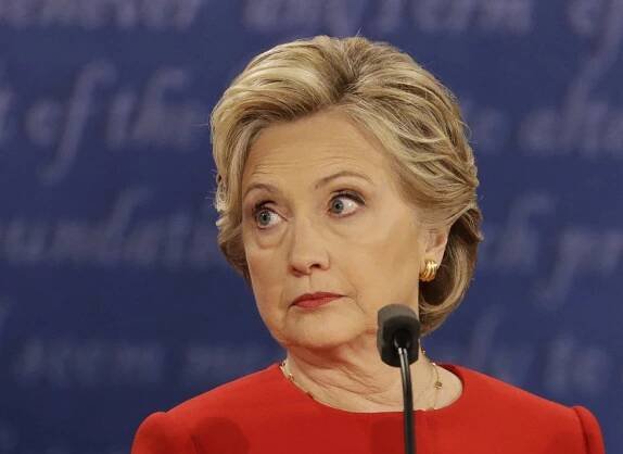 Trump se utká s Clintonovou v poslední debatě. Řešit budou migraci a dluhy