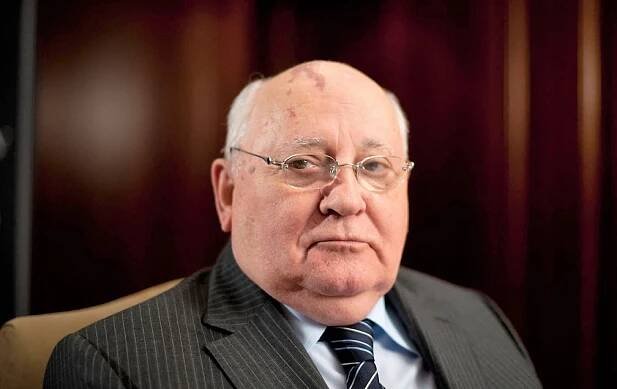 Gorbačov: Vztahy mezi velmocemi jdou už několik le...