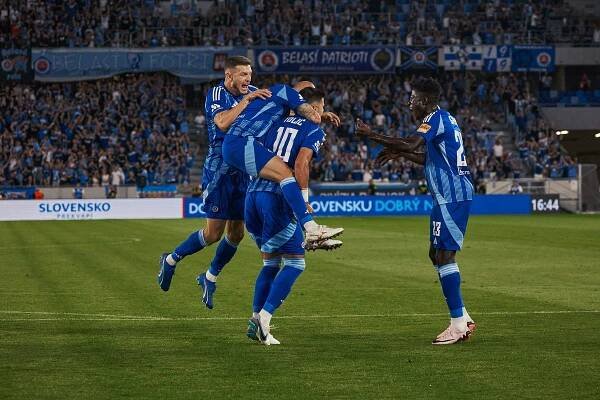Slovan hostí na Tehelném poli Štrasburk