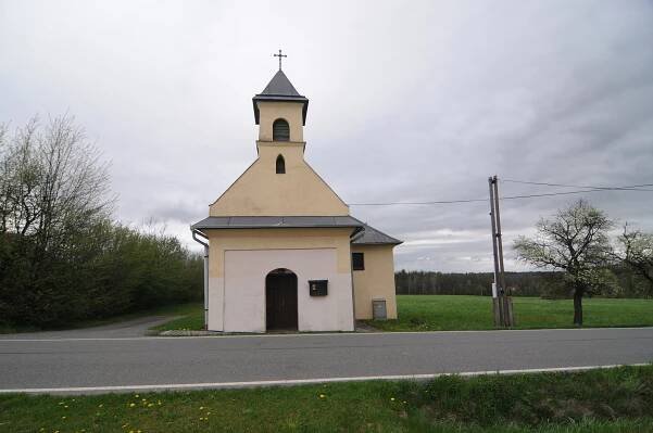 Kaňovice, tam kde od branky domu jdete rovnou do přírody. Pojďte na návštěvu