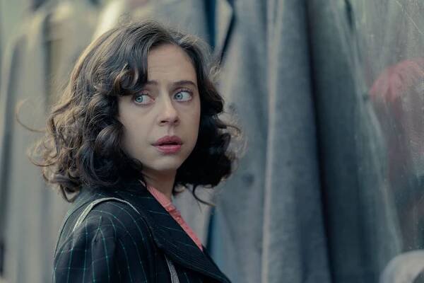 Bel Powley - Actress