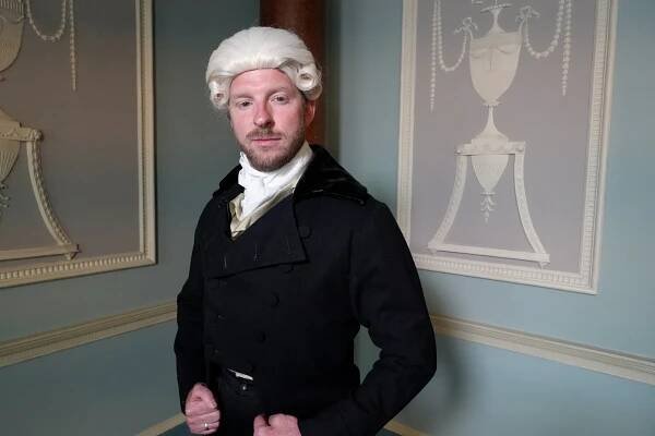 Buckingham Palace with Alexander Armstrong - Z filmu