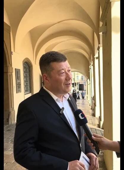 Tři roky vězení za protiimigrační názor? Státní zástupce podal obžalobu na mě a na SPD za plakát