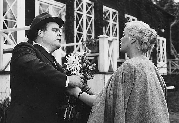 Risto Mäkelä, Salme Karppinen - Totuus on armoton - Z filmu