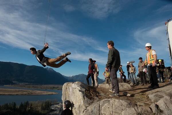 Ludi Lin, Dacre Montgomery - Power Rangers: Strážci vesmíru - Z natáčení