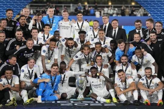 Real porazil Frankfurt a získal rekordní pátý Superpohár UEFA