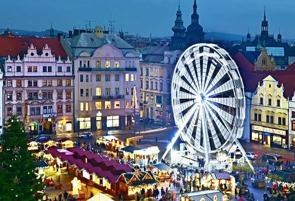 Vánoční trhy se blíží. Ty plzeňské odstartuje ohňostroj