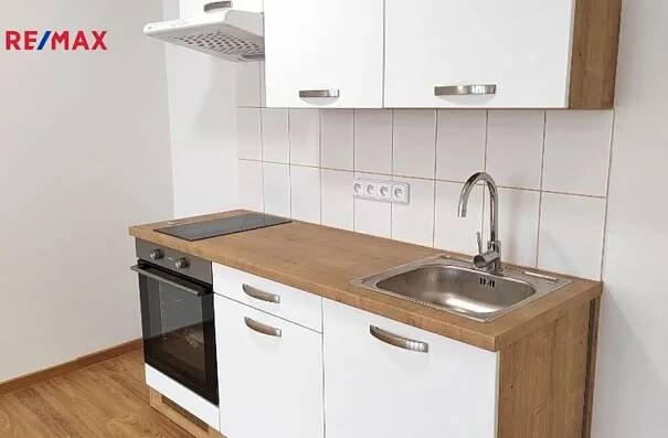 Pronájem bytu o dispozici 1+kk, 32 m2, ul. Hradišťská, Blovice, okr. Plzeň jih