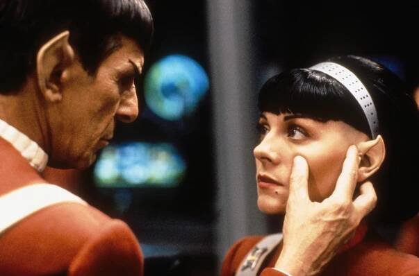 Leonard Nimoy and Kim Cattrall in 'Star Trek VI' (1991)