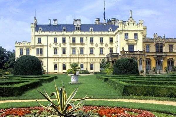 Veřejnosti se otevřely hrady a zámky. Za stejné vstupné jako loni