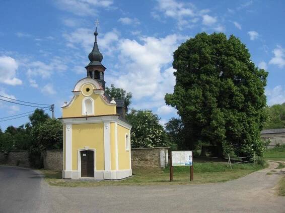 Kaple svatého Jana a Pavla (Čakovice) – Wikipedie