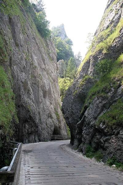 Soubor:Manínská tiesňava1.jpg – Wikipedie