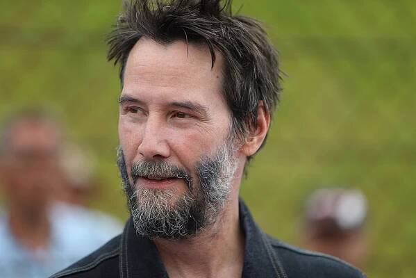 Bude mi šedesát, na smrt myslím samozřejmě pořád, přiznává Keanu Reeves