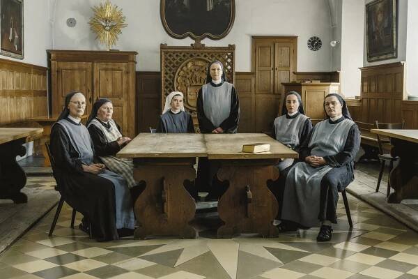 Ulrike Willenbacher, Christiane Blumhoff, Maresi Riegner, Corinna Harfouch, Constanze Becker, Petra Hartung - Místo činu - Wunder gibt es immer wieder - Z filmu