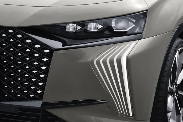 DS představilo facelift pro model 7 Crossback. Má až 360 koní