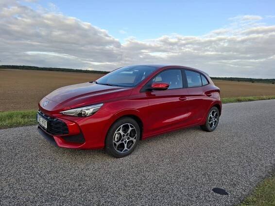 Test: MG3 Hybrid+ jezdí jako elektromobil a nestojí ani půl milionu korun. Fabia má problém | Autanet.cz 