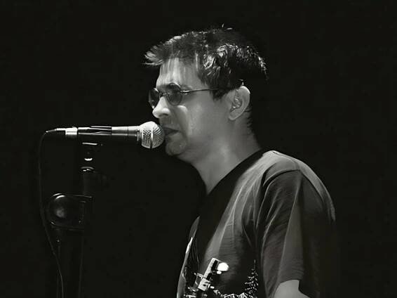 The artist Steve Albini called as an “irritating” singer