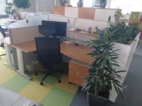 Rohový stůl LAS d180xš120cm | bazar kancelářského nábytku qo.cz 