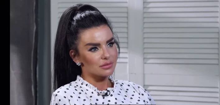 Tmavovláska ze slavného dua T.A.T.U. je dnes k nepoznání. Julia Volkova podlehla plastikám - galerie | Život v Česku