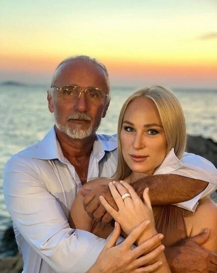 „Zaměstnaná a přírodní!“ představil miliardář Chlad novou přítelkyni. Co vzkazuje miss Lia? - Expres.cz