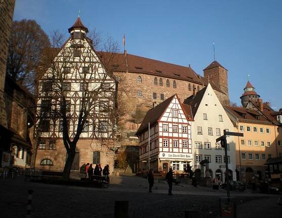 File:Nuernberg Pilatushaus 001.JPG