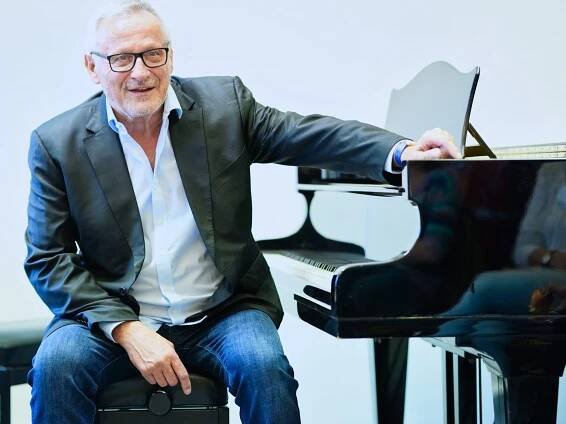 Konstantin Wecker kann nicht mehr Klavier spielen