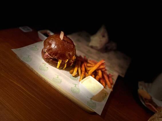 Fotogaléria • Daniel's Burger (Reštaurácie a pohostinstvá) • Mapy.com