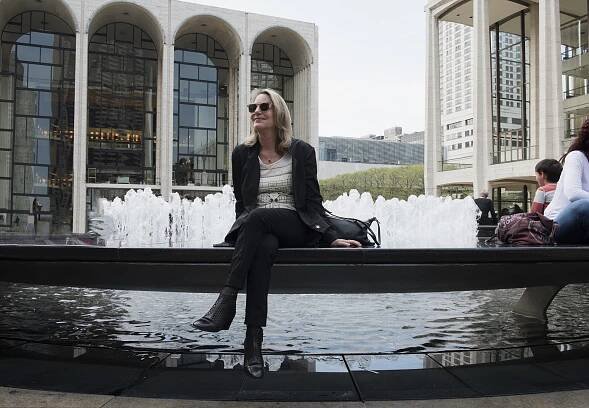 Abstract: The Art of Design - Paula Scher: grafický design - Z filmu