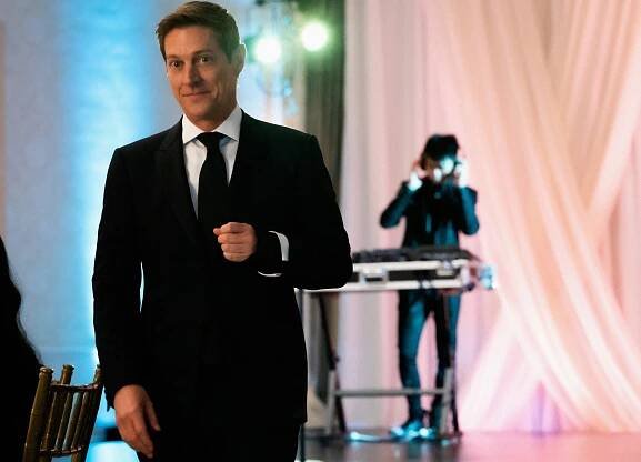 Paní ministryně - Deepfake - Z filmu - Kevin Rahm