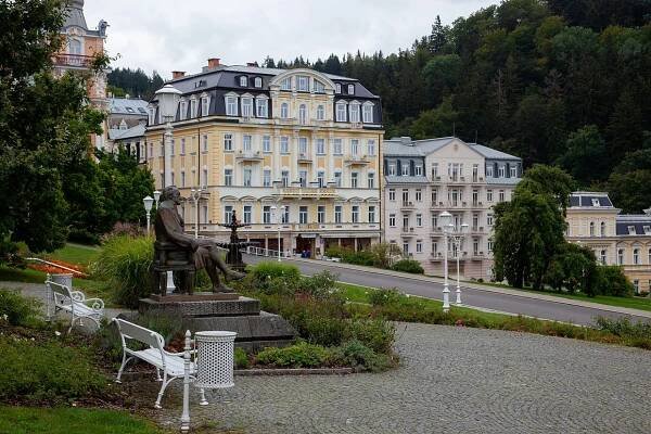 Nejkrásnější lázeňská města v Česku (1. díl): Karlovy Vary, Mariánské Lázně a další skvosty západu