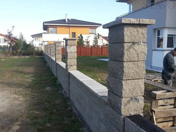 Stavoreko s. r. o. - Rekonstrukce, stavba plotu RD - Újezd nad Lesy